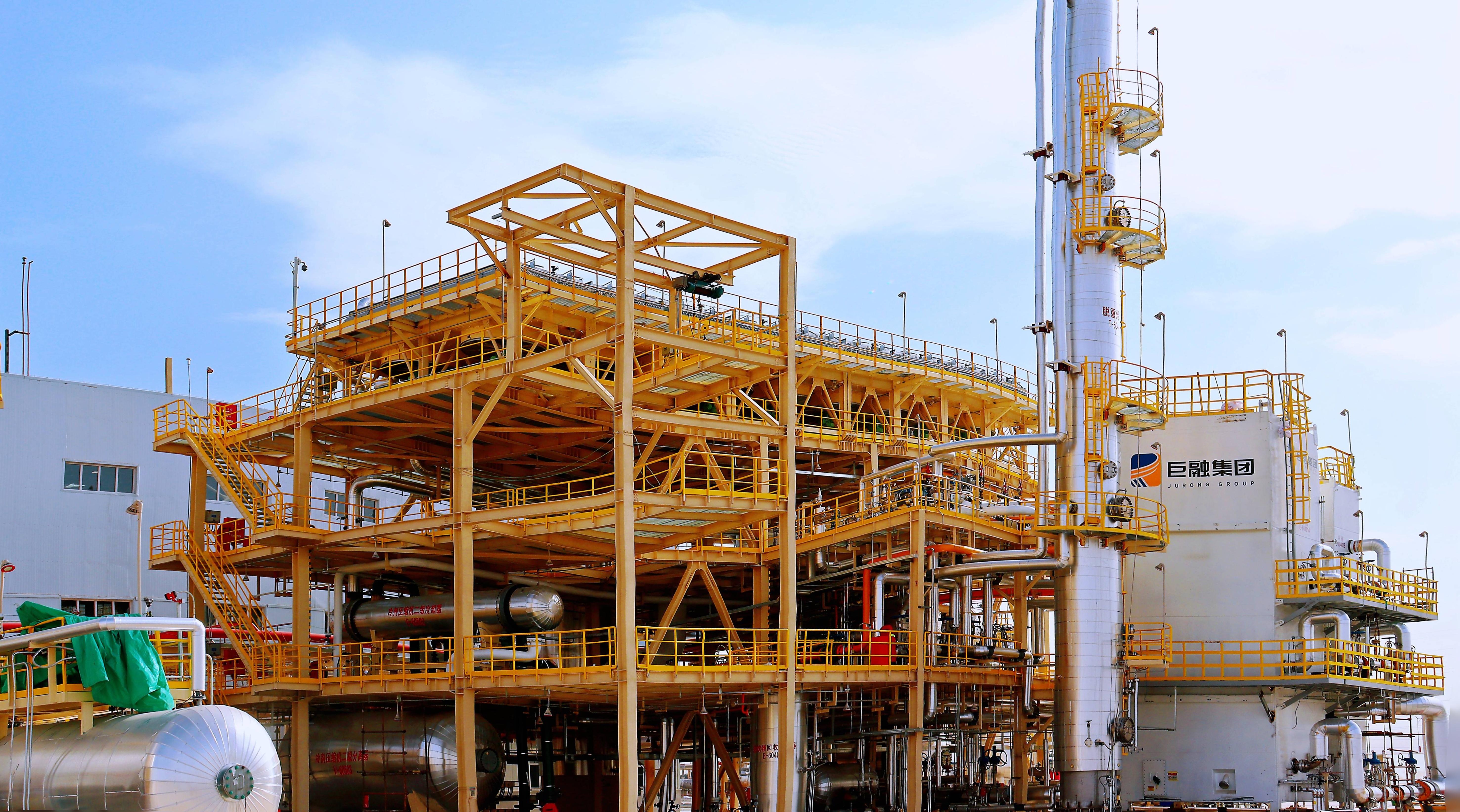 巨融哈密二期30萬噸/年液化天然氣項(xiàng)目成功出液